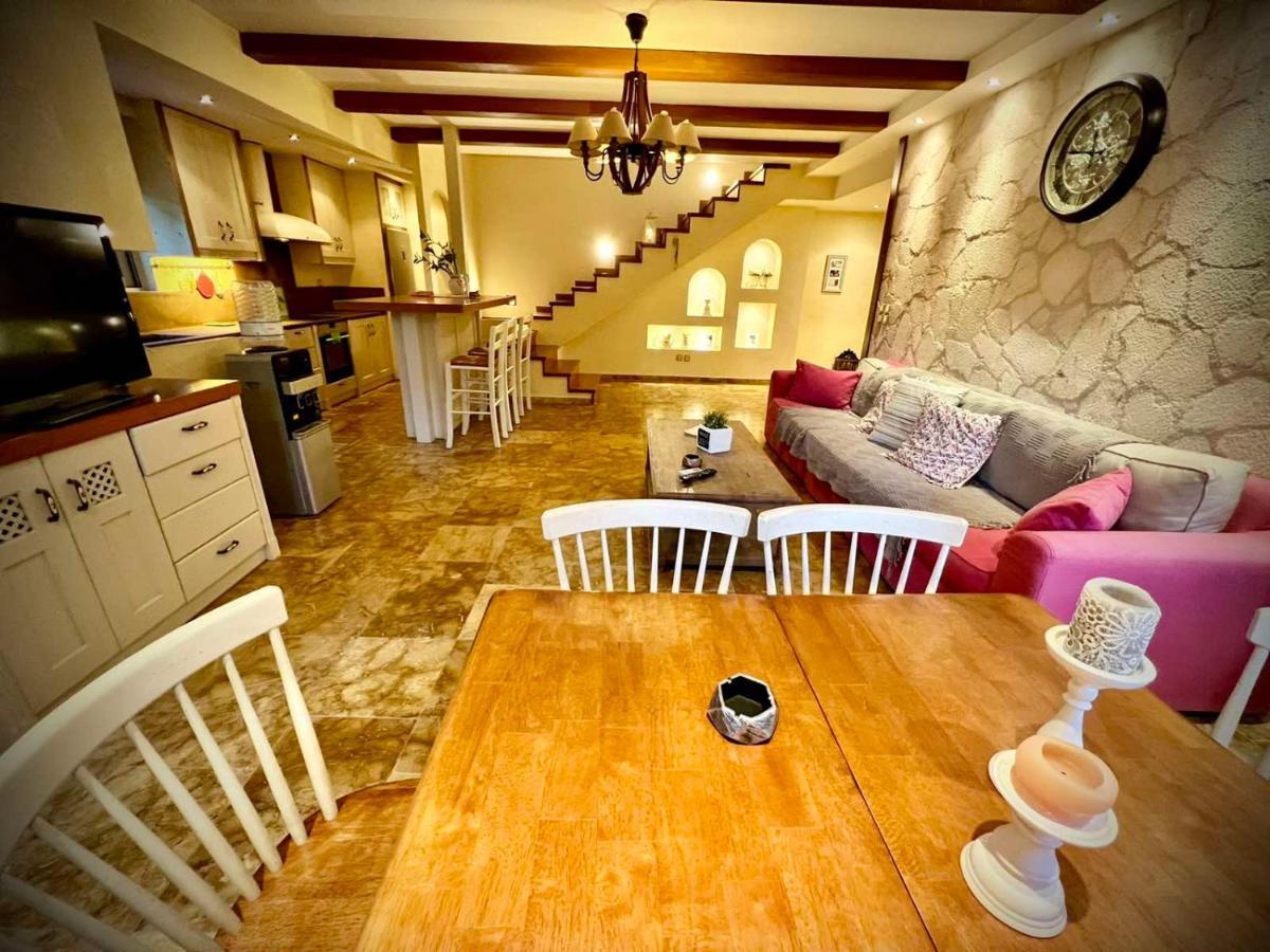 Ένας Ευχάριστος Χώρος Με Πισίνα Villa Pórto Ráfti Buitenkant foto