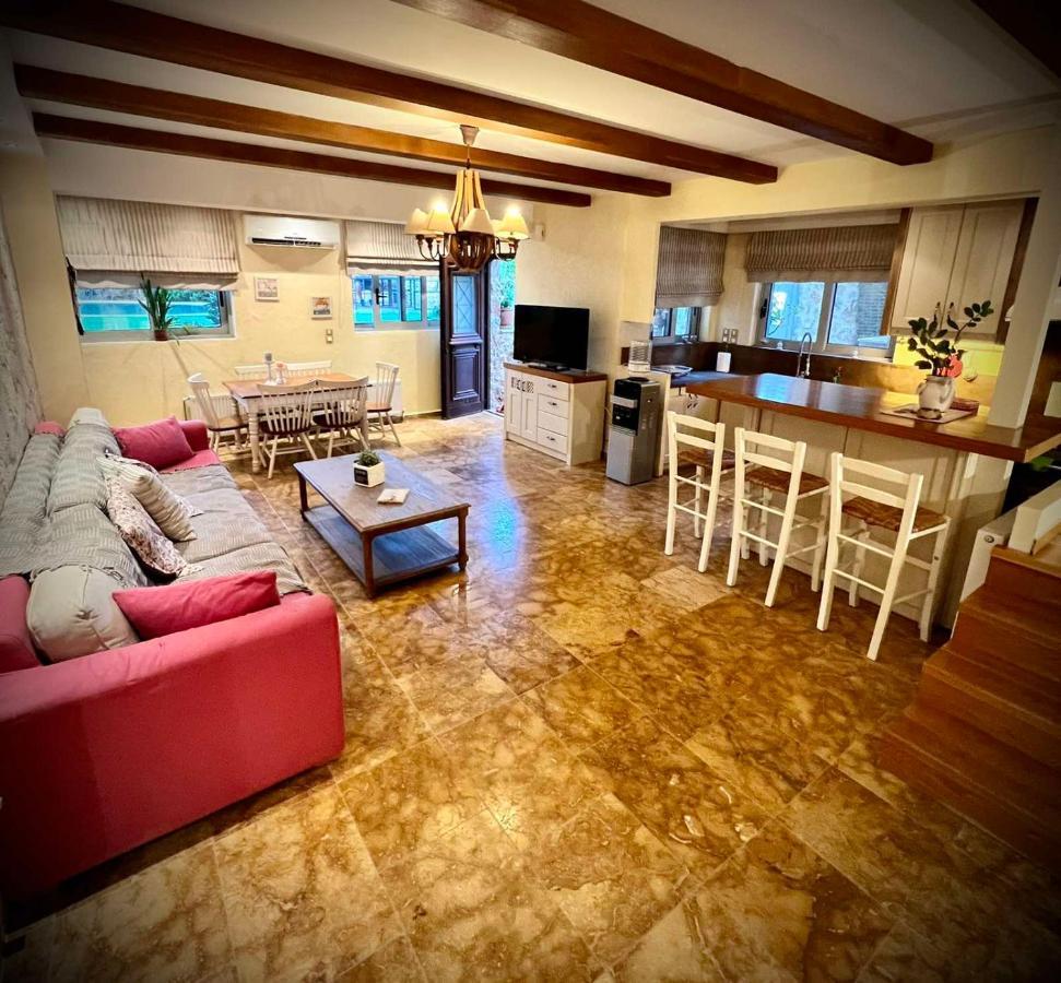 Ένας Ευχάριστος Χώρος Με Πισίνα Villa Pórto Ráfti Buitenkant foto